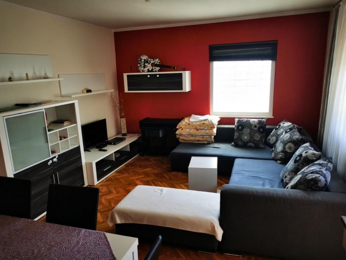 Apartmant Sandra - Big Terace And Free Parking Apartamento Karlovac Exterior foto