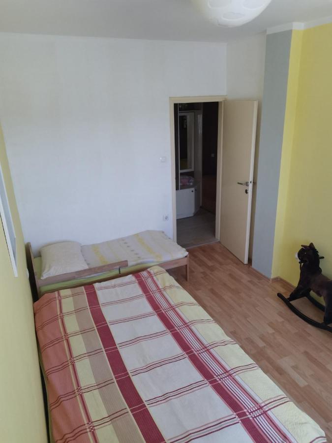 Apartmant Sandra - Big Terace And Free Parking Apartamento Karlovac Exterior foto