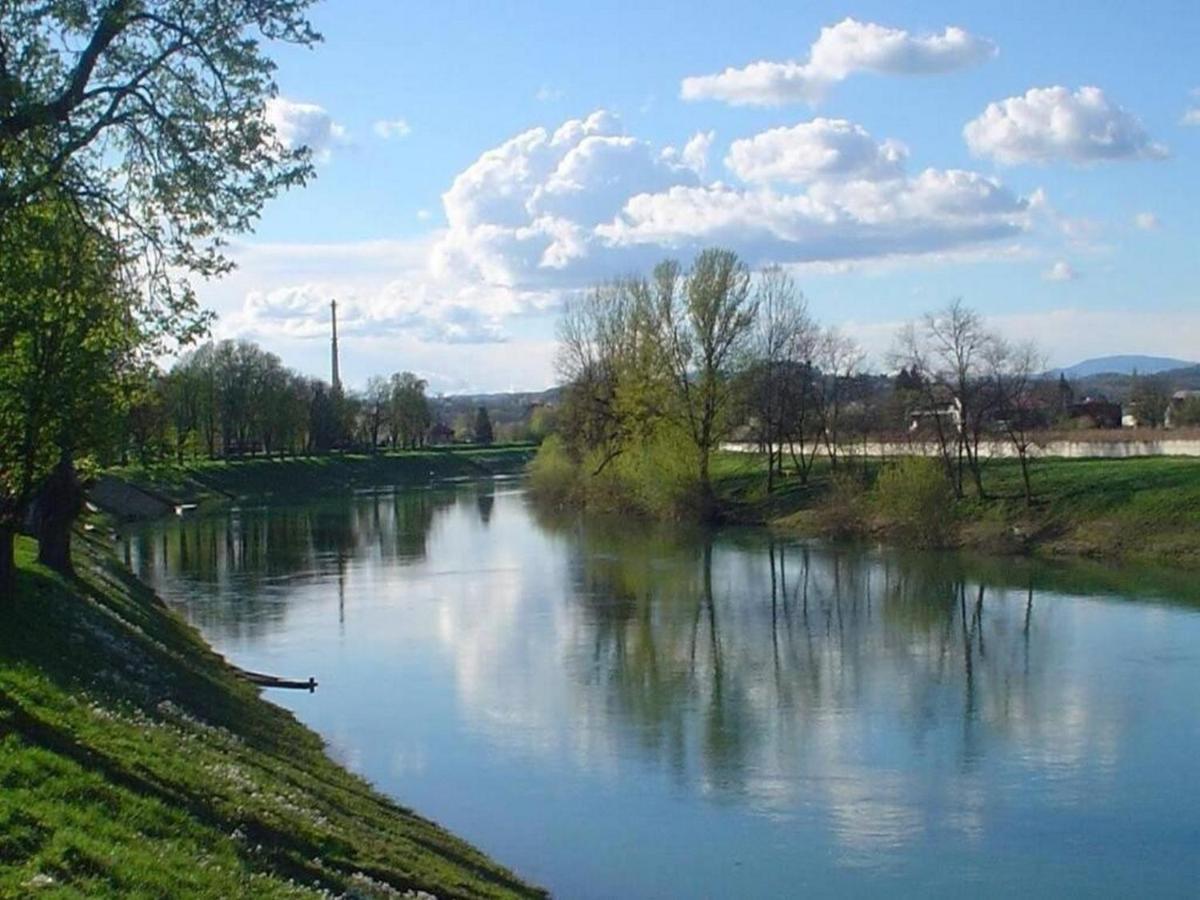 Apartmant Sandra - Big Terace And Free Parking Apartamento Karlovac Exterior foto